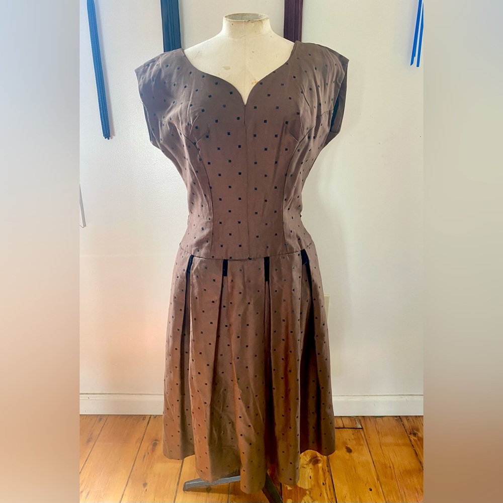 Darling chocolate brown & black vintage party dress w/velvet detailing 50s 60s